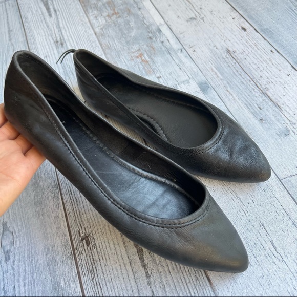 Frye Regina Ballet Flats Black Leather Pointed Toe Slip On Shoes Women Size 7.5 - Picture 2 of 15